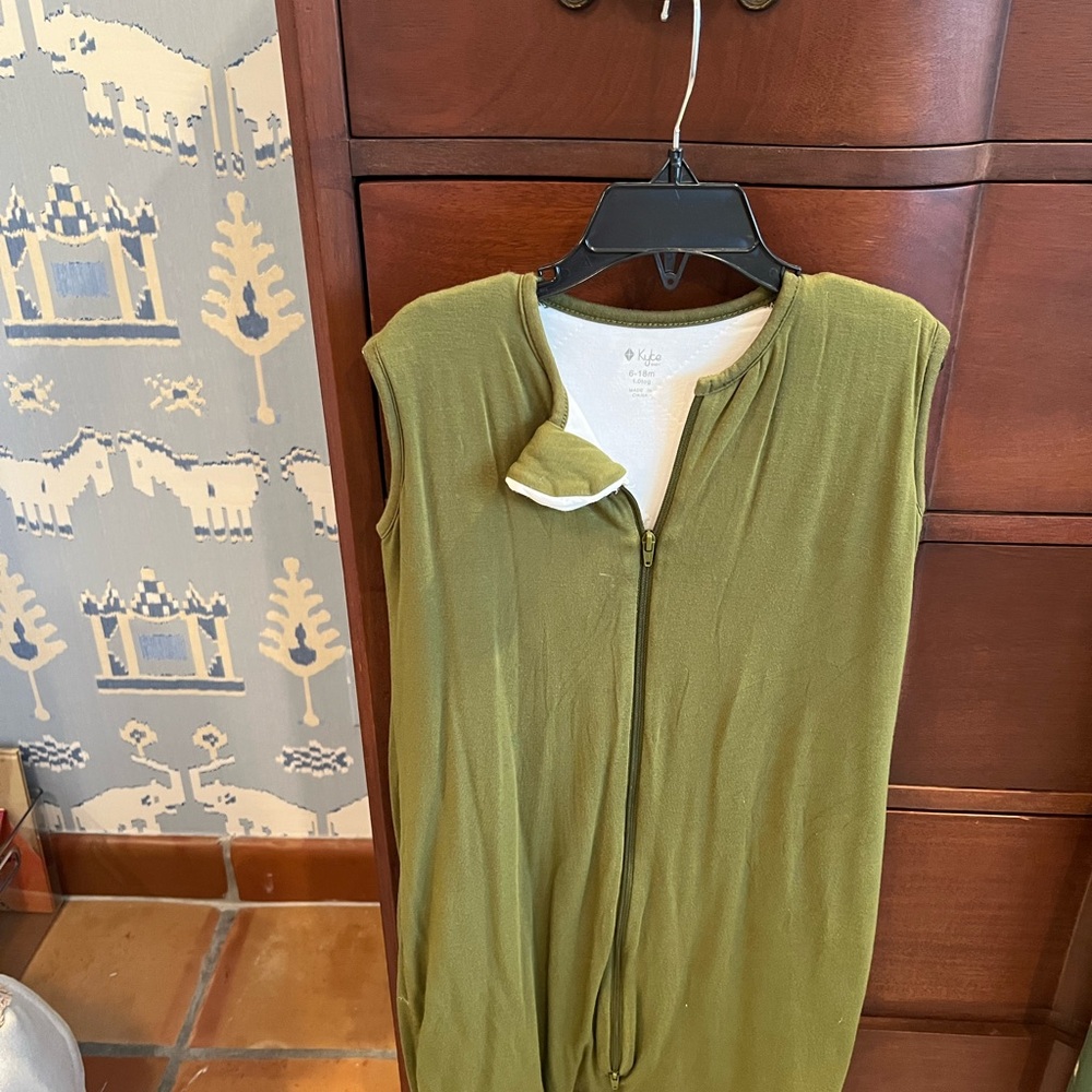 Kyte Baby Olive Green Sleep Bag Walker 1.0 TOG 6-18M